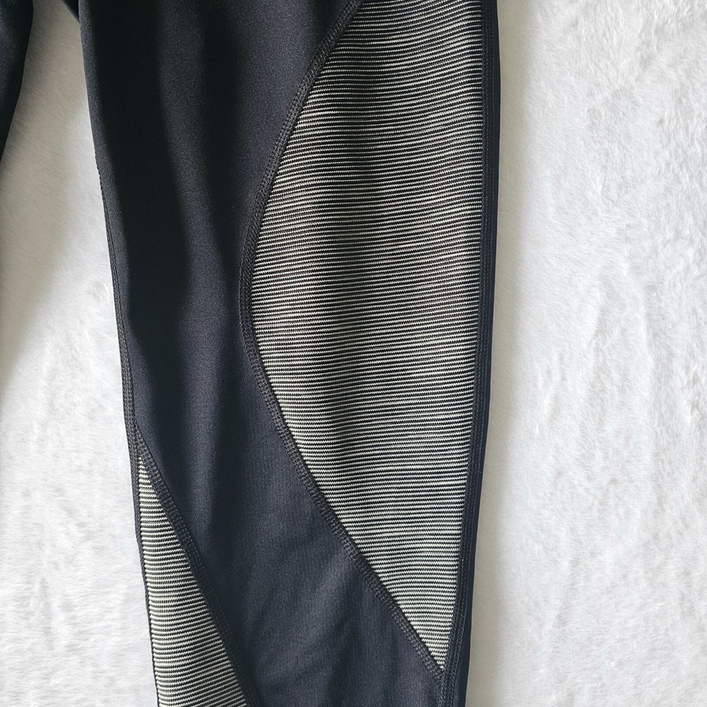 FILA Sport Women's Gray Striped Trim Wide Waistband Capri Crop Leggings Medium - Picture 5 of 10